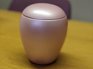 Pink Ceramic 1.5litre urn