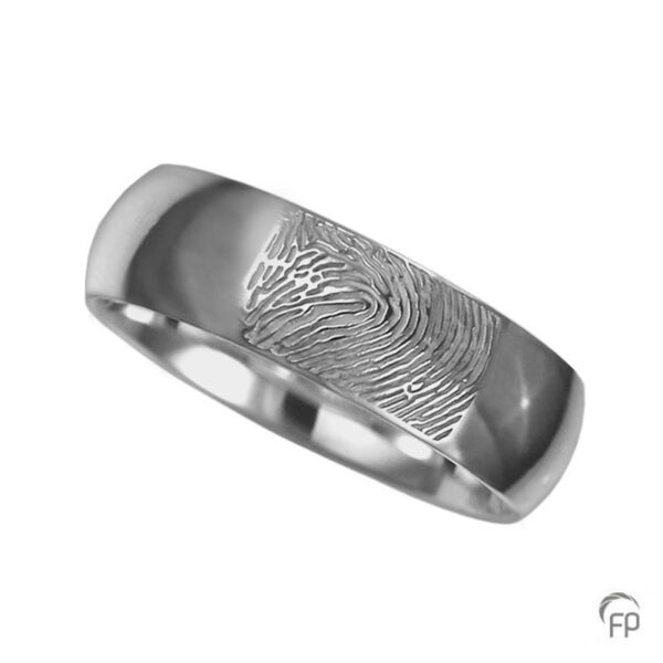 RF 01.6 - Ring glossy with fingerprint