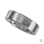 RF 02.6 - Ring glossy with fingerprint