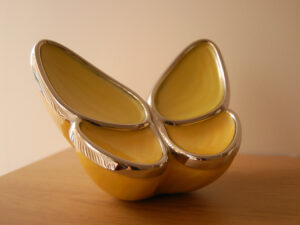 A1043 Wings of Hope Standard Adult Urn Pearl Yellow & Pol Silver