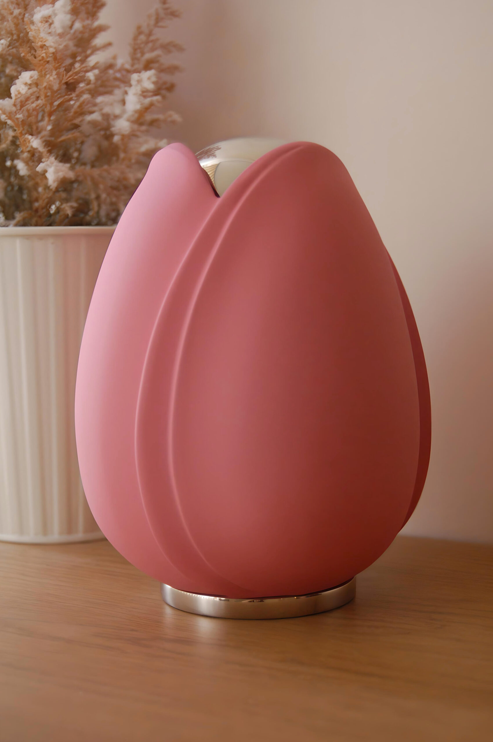 A1053 Adult Tulip Urn Pink & Pol Silver 5.3ltr