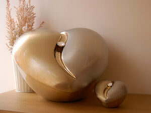 A1111 HeartFelt Standard Urn Bru Gold w/Crystal - Image 1